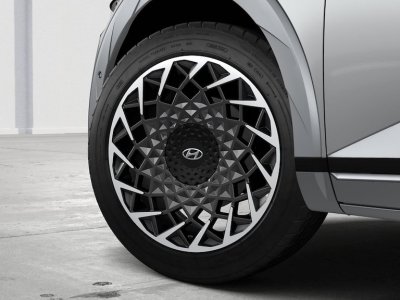 Hyundai and Michelin extend collaboration to develop EV optimised tyres