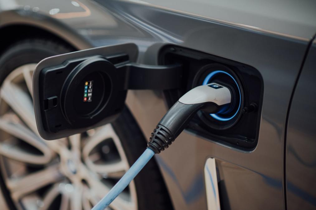 Government introduces plan for smart electric vehicle charging