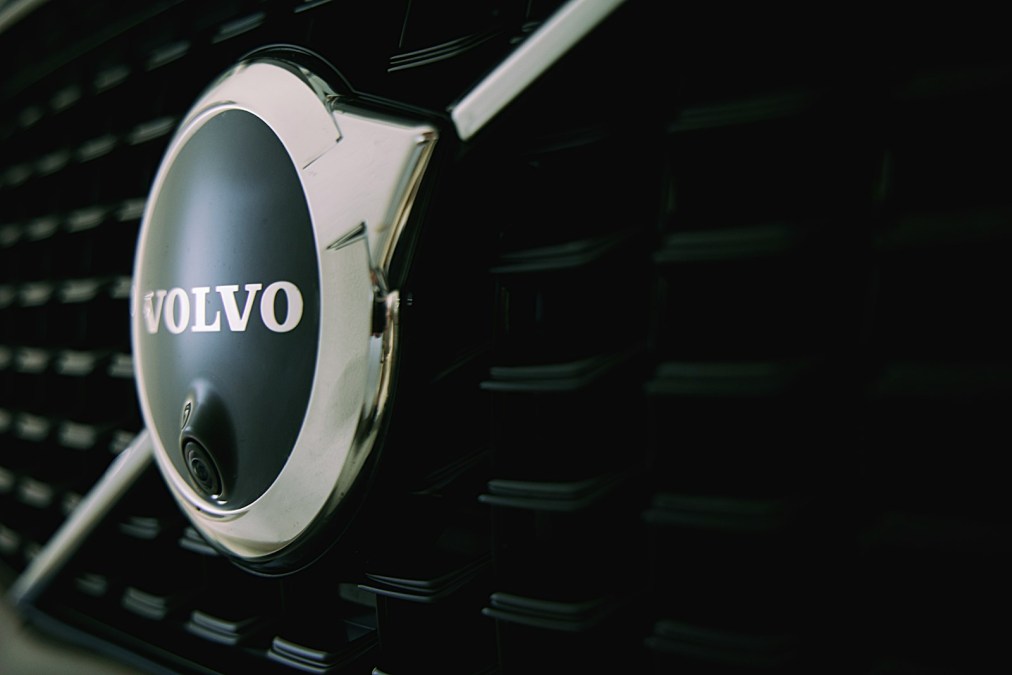 Volvo drops all-electric target for 2030