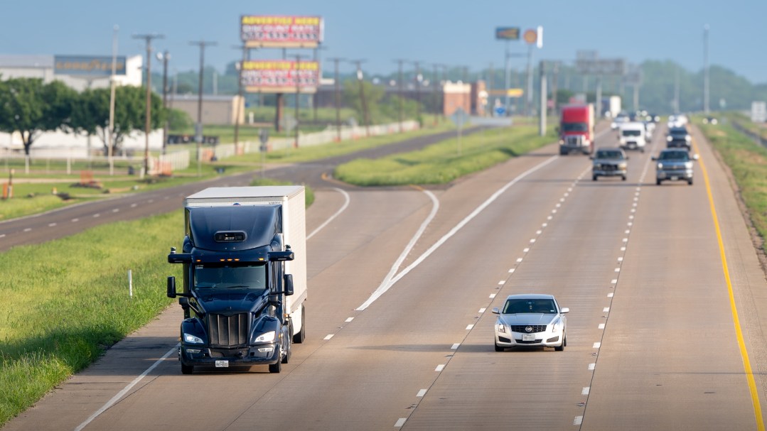 Aurora launches commercial driverless trucking in Texas