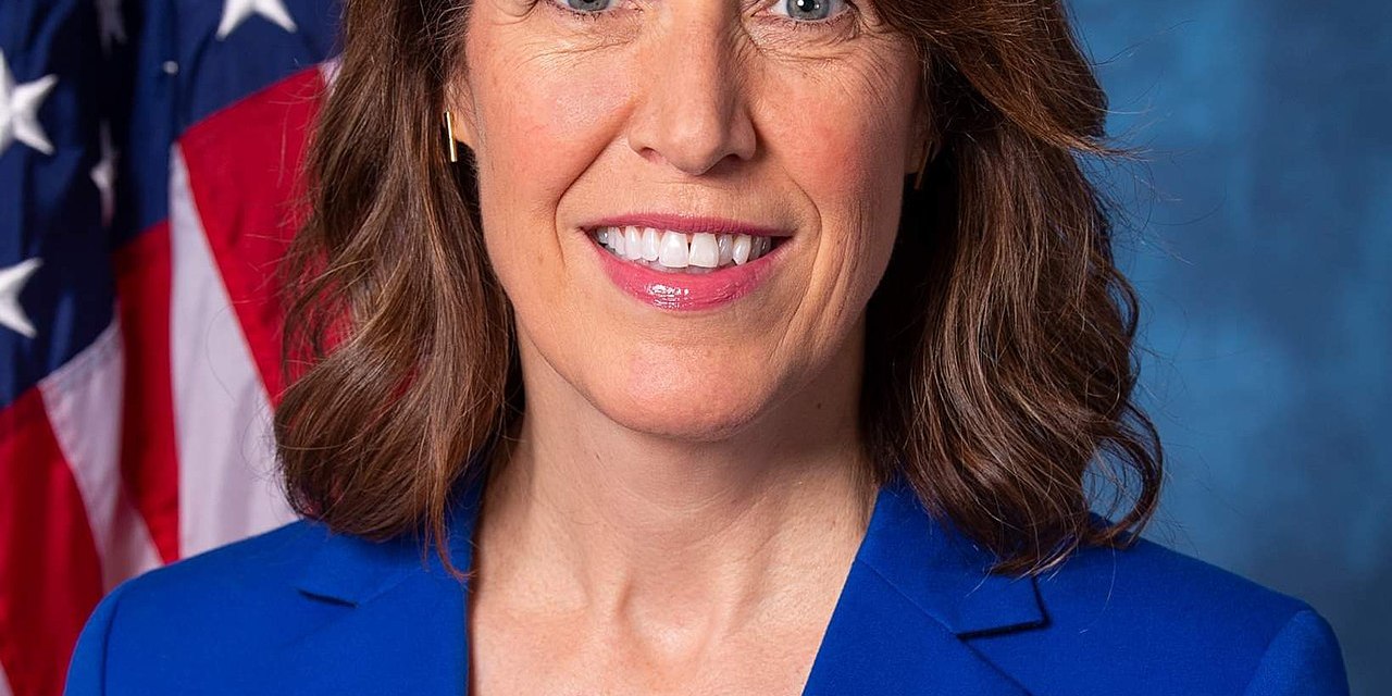 Rep. Cindy Axne votes for Bipartisan Bill to increase American manufacturing and jobs