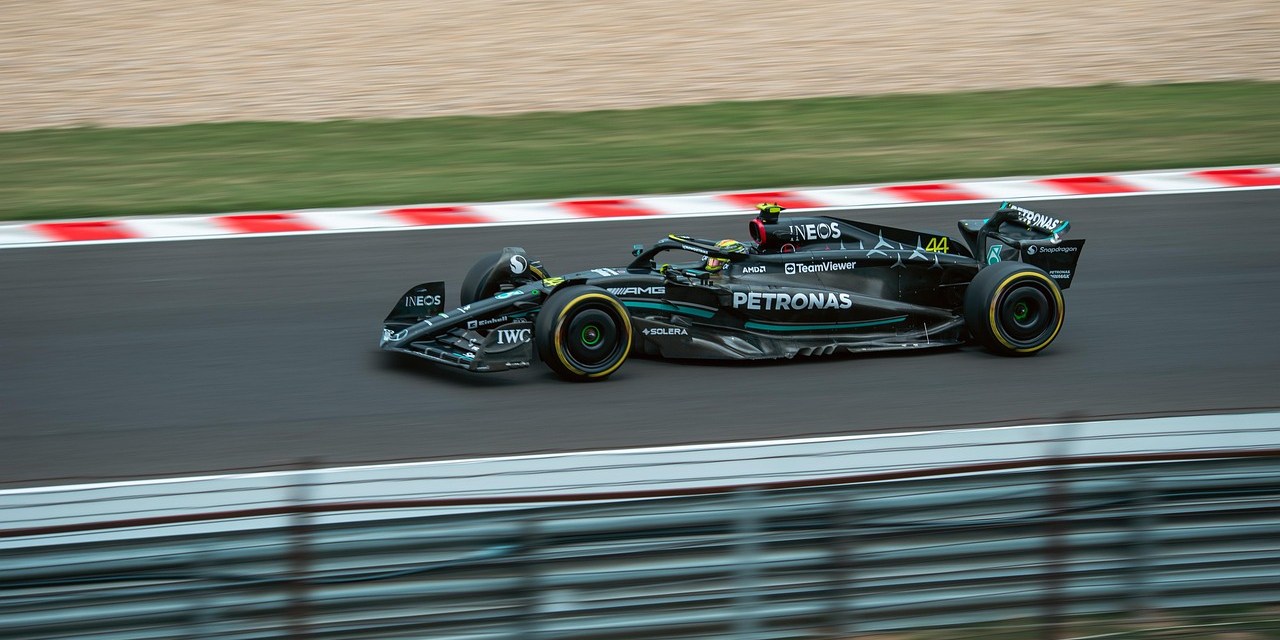 Mercedes-AMG Petronas F1 team purchases nature-based carbon credits