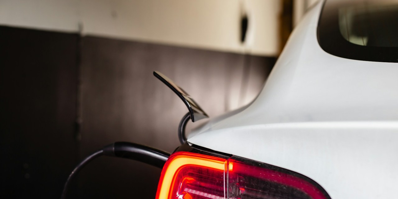 Renault brand Mobilize enters JV with French energy company