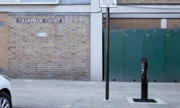 Connected Kerb launches ultra-compact bollard dual-charger