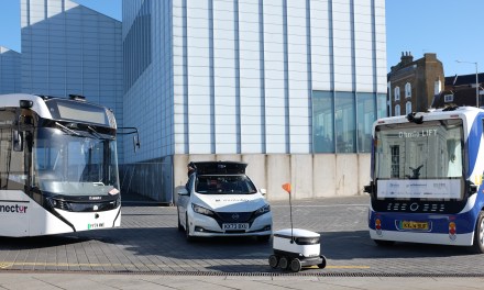 Enviro100AEV Bus wins “2025 Vehicle of the Year” at Self-Driving Industry Awards in Margate