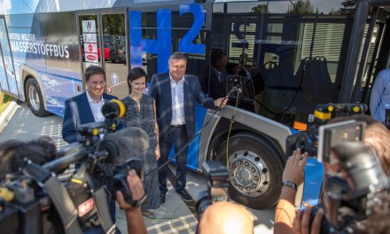 Green hydrogen-from-solar fuels Austrian bus trial