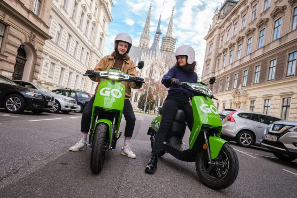 Dutch e-moped mobility provider expands into Austria