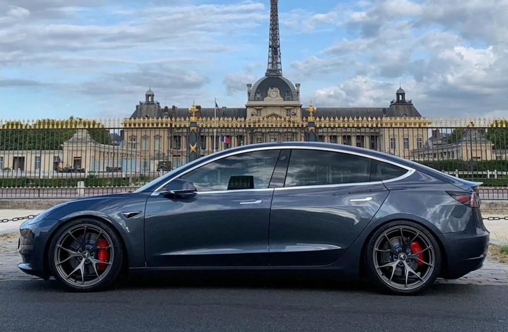 Sales in France of electric and hybrids cars overtake petrol for the first time