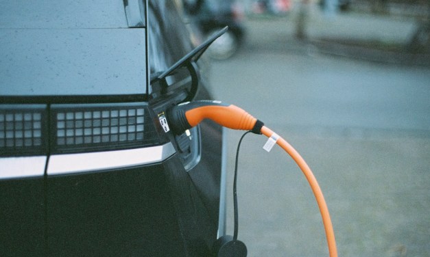 BMS vs Analytics: Why on-board battery management is not enough for ensuring the health and safety of electric vehicle batteries