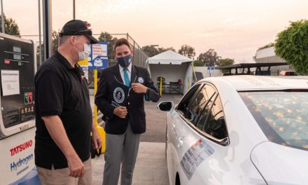 Hydrogen fuel cell electric car drives 1360km without refuelling