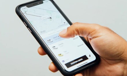 Uber expands Hertz Tesla rentals for drivers to Canada