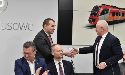 PolReigo signs framework agreements for 200 electric trains