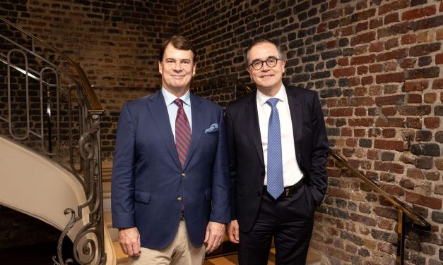 Ford and Renault announce strategic partnership to co-develop small EVs in Europe