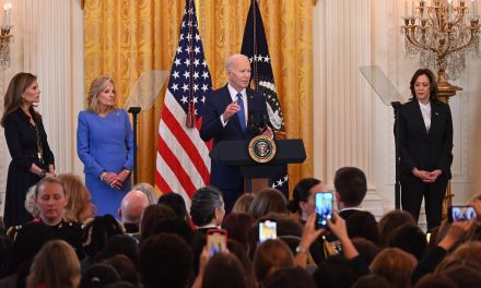 Biden administration announces plans to phase out gas cars in US