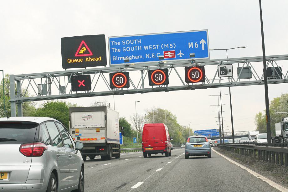 UK phases out dynamic hard shoulder motorways, but sticks with all lane running
