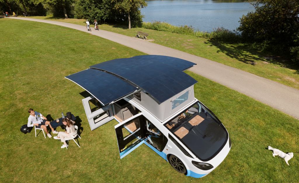 Dutch students head to southern Spain in their self-powered solar camper