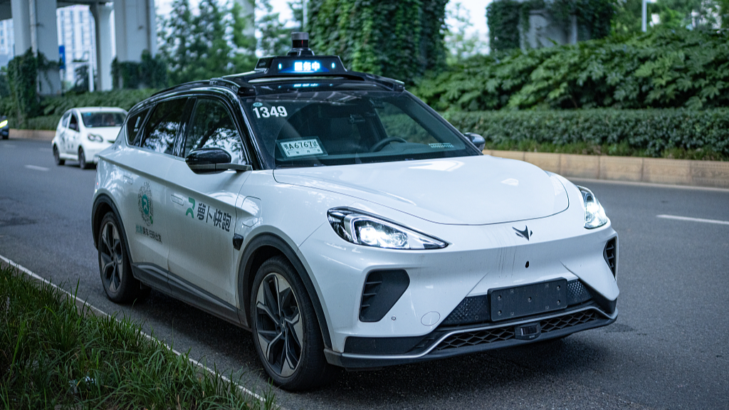 Baidu robotaxi malfunction causes disruption on the streets of Wuhan