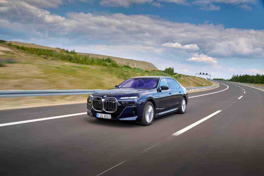 BMW and Mercedes scrap plans for Level 3 autonomy, citing lack of consumer demand